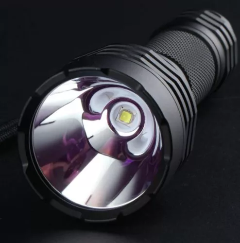 Linterna Convoy C8+ con Luminus SST40