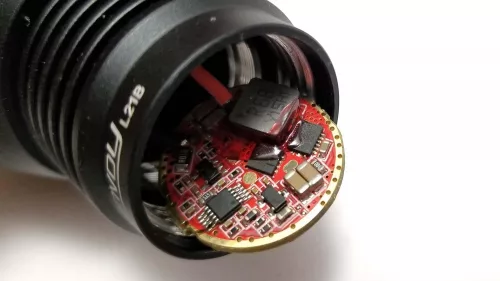 Linterna Convoy L21B NM1 con LED Alcance 1200 m