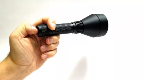 Linterna Convoy L21B con LED SFT60, 3000 lúmenes y alcance 1300 m