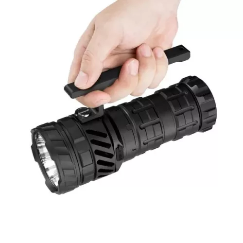 Linterna Lumintop Mach 5.0 con 15.000 lúmenes y alcance de 1200 m